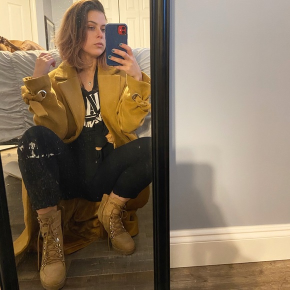 Meet your Posher, Lexi - Picture 2 of 6